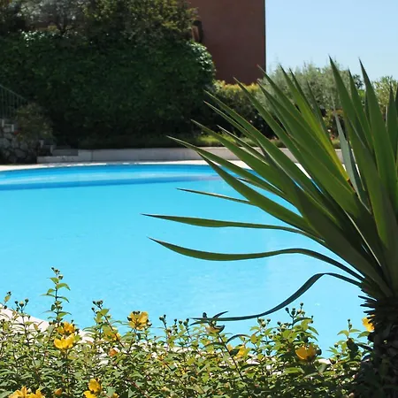 Red With Shared Pool And Private Garden Is The New Black On Garda Roe