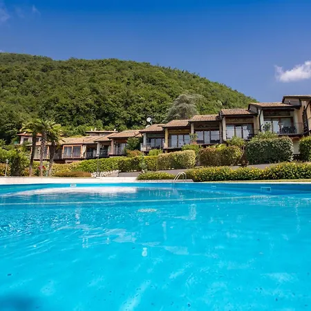 Red With Shared Pool And Private Garden Is The New Black On Garda Villa Roe