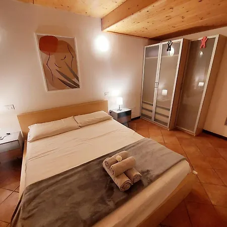 Red With Shared Pool And Private Garden Is The New Black On Garda Villa *